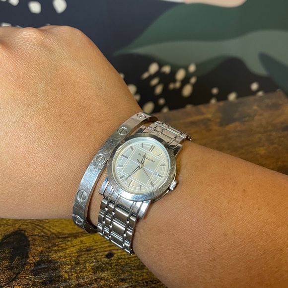 Burberry Checked Watch - Picture 8 of 10